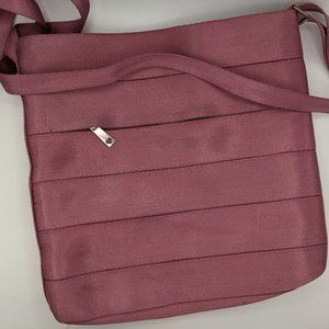 Harveys Streamline Crossbody / Black Detachable Strap Pink